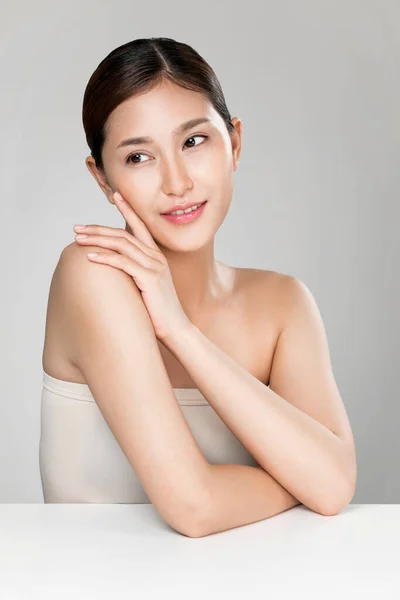 Portrait Ardent Young Woman Healthy Clear Skin Soft Makeup Looking — Fotografia de Stock