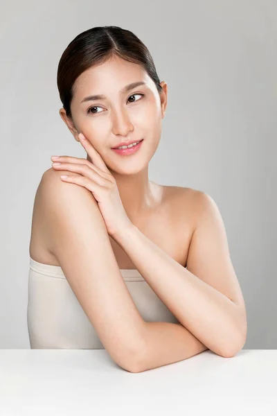 Portrait Ardent Young Woman Healthy Clear Skin Soft Makeup Looking — 图库照片