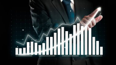 İşadamı, ticari kar artışının gelecekteki hedefe arttığını gösteren imalı bir tablo çizdi. Şirket işlerinin yükselmesi için mükemmel bir mali durum. Finans ve para teknolojisi .