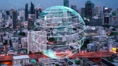 Akıllı şehirde küresel bağlantı ve internet ağı değişikliği. Gelecekteki kablosuz dijital bağlantı ve sosyal medya ağı kavramı .
