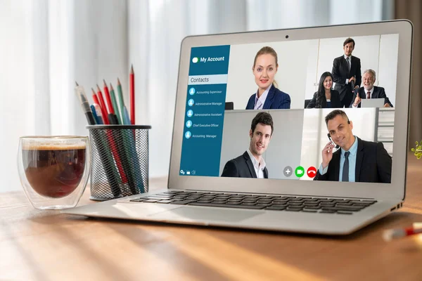 Affärsmän Video Konferens För Modish Virtuell Grupp Möte Corprate Business — Stockfoto