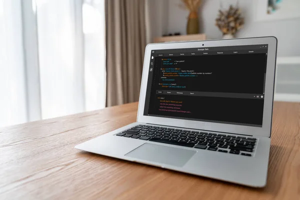 计算机屏幕上用于现代应用和程序代码的软件开发编程 — 图库照片