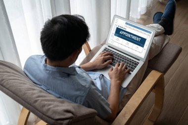 İnternet sitesindeki modish regrition için çevrimiçi aplikasyon rezervasyon takvimi