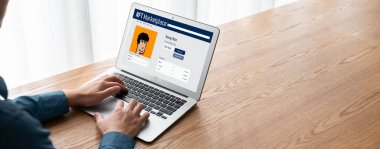 NFT pazarı dijital sanatçının çalışmalarını İnternet ağında satması için mod satış kanalı sağlıyor