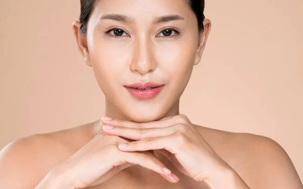 Closeup Ardent Young Woman Healthy Clear Skin Soft Makeup Looking — 图库照片