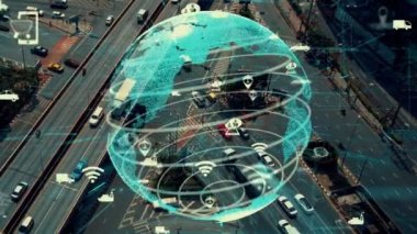 Geleceğin trafik kontrolü için akıllı ulaşım teknolojisi değiştirme konsepti. Sanal akıllı sistem sürücü için şehir caddesindeki araç verilerini bağlamak için sürüş bilgisi analizi yapıyor .
