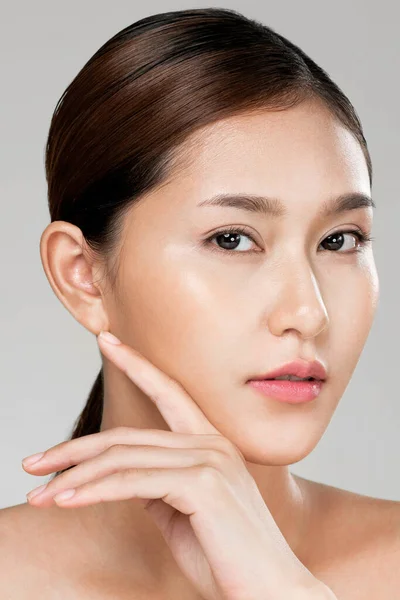Closeup Ardent Young Woman Healthy Clear Skin Soft Makeup Looking — Foto de Stock