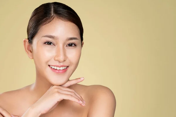 Closeup Ardent Young Woman Healthy Clear Skin Soft Makeup Looking — ストック写真