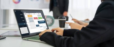 İnternet sitesindeki modish regrition için çevrimiçi aplikasyon rezervasyon takvimi