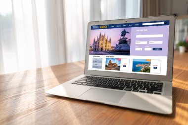 Model arama ve seyahat planlama için internet sitesi uçuş, otel ve tur rezervasyonları için anlaşma ve paket sunuyor