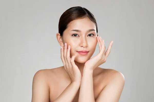Portrait Ardent Young Woman Healthy Clear Skin Soft Makeup Looking — 图库照片