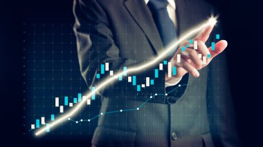 İşadamı, ticari kar artışının gelecekteki hedefe arttığını gösteren imalı bir tablo çizdi. Şirket işlerinin yükselmesi için mükemmel bir mali durum. Finans ve para teknolojisi .