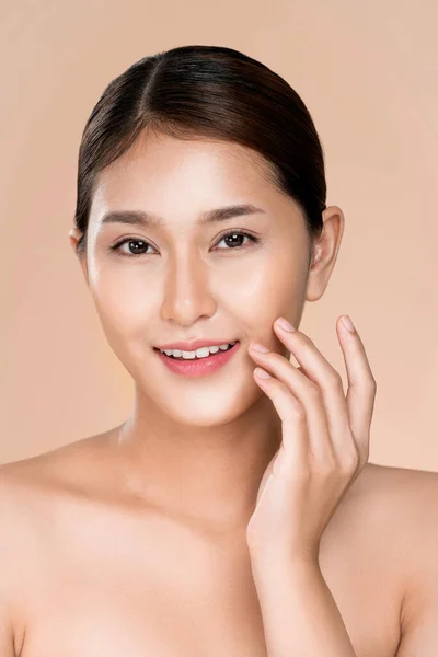 Closeup Ardent Young Woman Healthy Clear Skin Soft Makeup Looking — Stockfoto