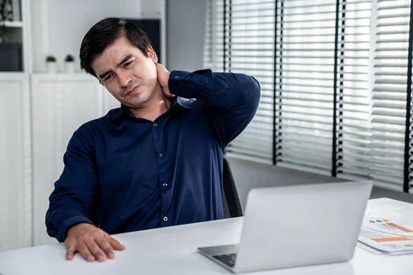 Competent Asian Office Worker Experiencing Fatigue Neck Pain Unhealthy Concept — Stockfoto