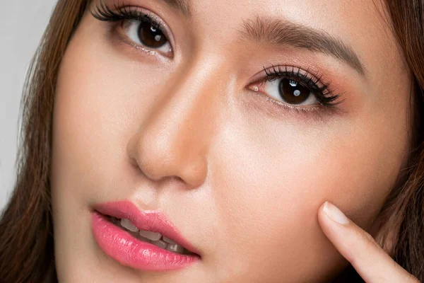 Closeup Portrait Ardent Young Girl Healthy Clear Skin Soft Makeup — ストック写真