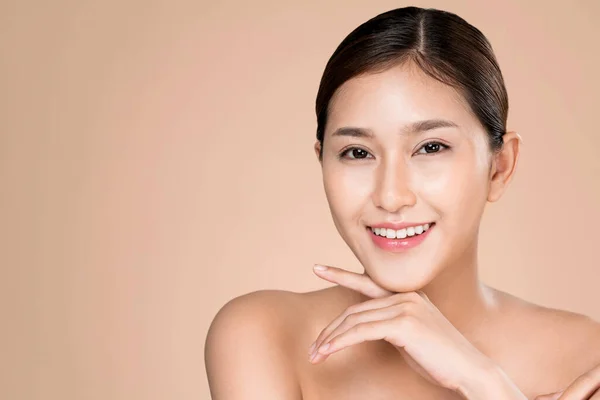 Closeup Ardent Young Woman Healthy Clear Skin Soft Makeup Looking — 图库照片