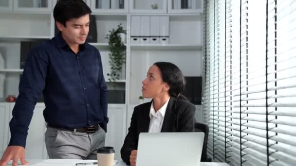 Concept Experienced Competent Coworker Employer Supervisor Giving Advice Young Female — Vídeo de Stock