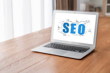 Model e-ticaret için SEO arama motoru optimizasyonu ve bilgisayar ekranında gösterilen çevrimiçi perakende işi