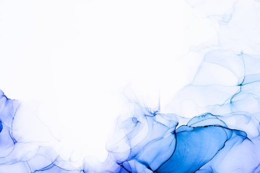 Soyut arkaplan için özgün tablodaki mermer mürekkep soyut sanat. Boyama, ombre alkol mürekkebinin pürüzsüz mermer arkaplan desenini yaratmak için yüksek kaliteli kağıt dokusuna boyanmış. .