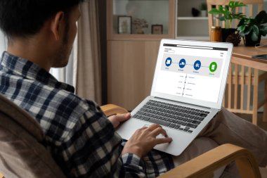 Ürün nakliyesi ve teslimatı için e-ticaret ve mod çevrimiçi iş izleme sistemi