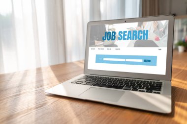 Çalışanların işe alım İnternet ağındaki iş fırsatlarını araması için mod web sitesinde online iş araması