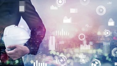 Gelecekteki bina inşaatı ve HUD hologram grafik tasarımı ile yaratıcı mühendislik projesi konsepti. İnşaat mühendisi, mimar ya da inşaat işçisi modern sivil teknoloji ile çalışıyor..