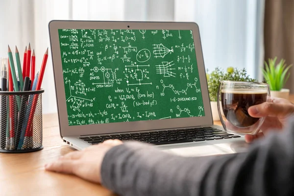 Математические Уравнения Модная Формула Экране Компьютера Показывающая Концепцию Науки Образования — стоковое фото