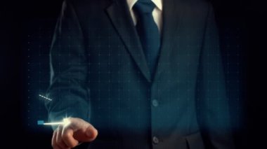 İşadamı, ticari kar artışının gelecekteki hedefe arttığını gösteren imalı bir tablo çizdi. Şirket işlerinin yükselmesi için mükemmel bir mali durum. Finans ve para teknolojisi .