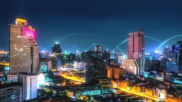 街の上に接続ネットワークの相互性を持つスマートデジタルシティ 未来のスマートワイヤレスデジタルシティと都市内の人々を結ぶソーシャルメディアネットワークシステムの概念 — ストック動画