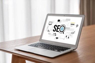 Model e-ticaret için SEO arama motoru optimizasyonu ve bilgisayar ekranında gösterilen çevrimiçi perakende işi