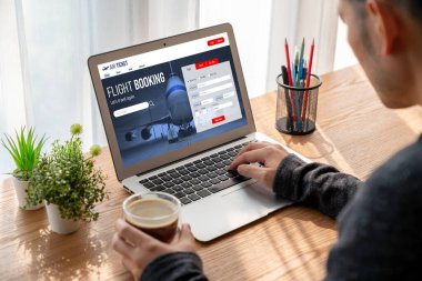 Online uçuş rezervasyon sitesi mod rezervasyon sistemi sağlar. Seyahat teknolojisi kavramı .
